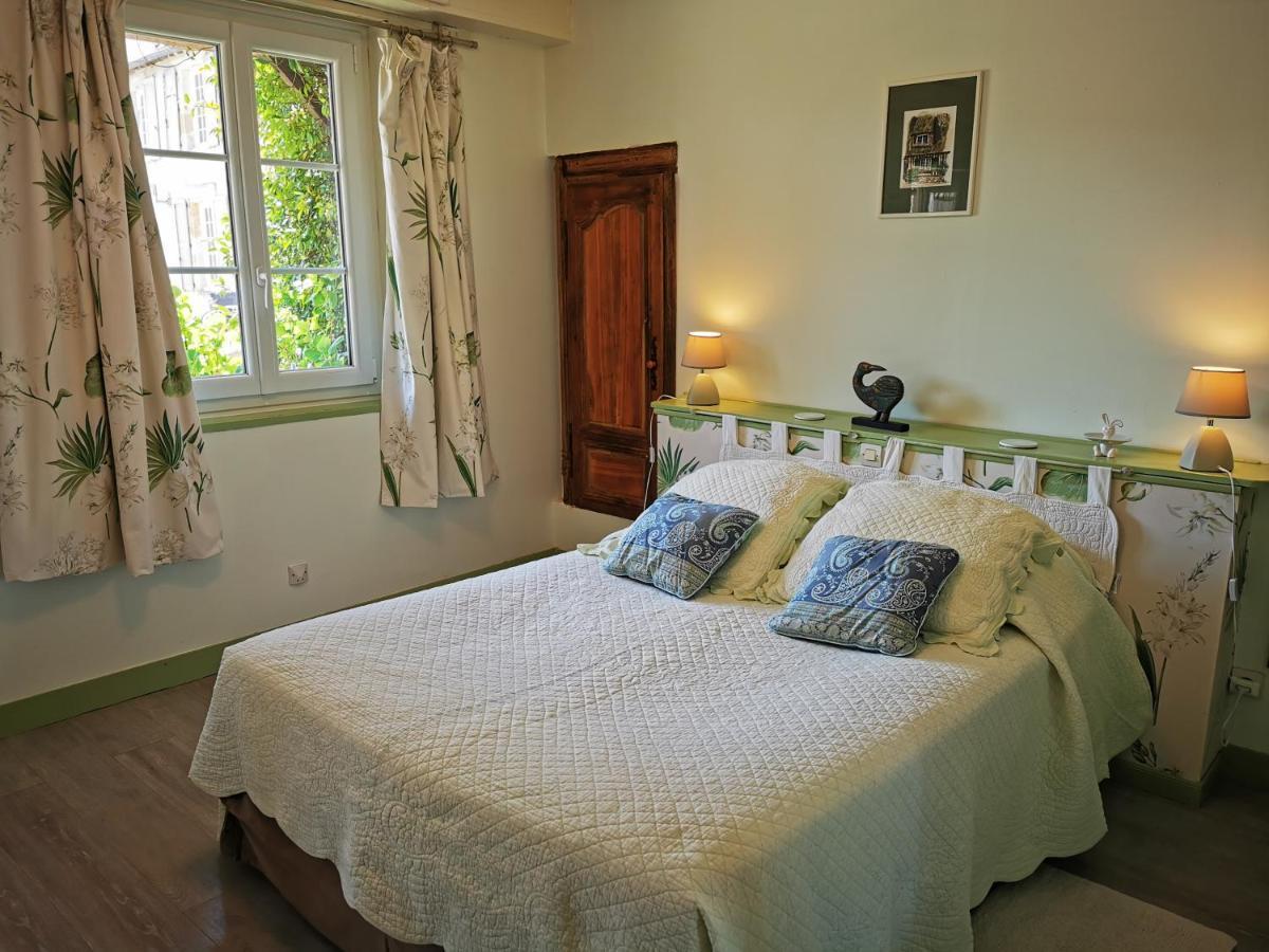 Hotel Les Marronniers Cambremer Habitación foto