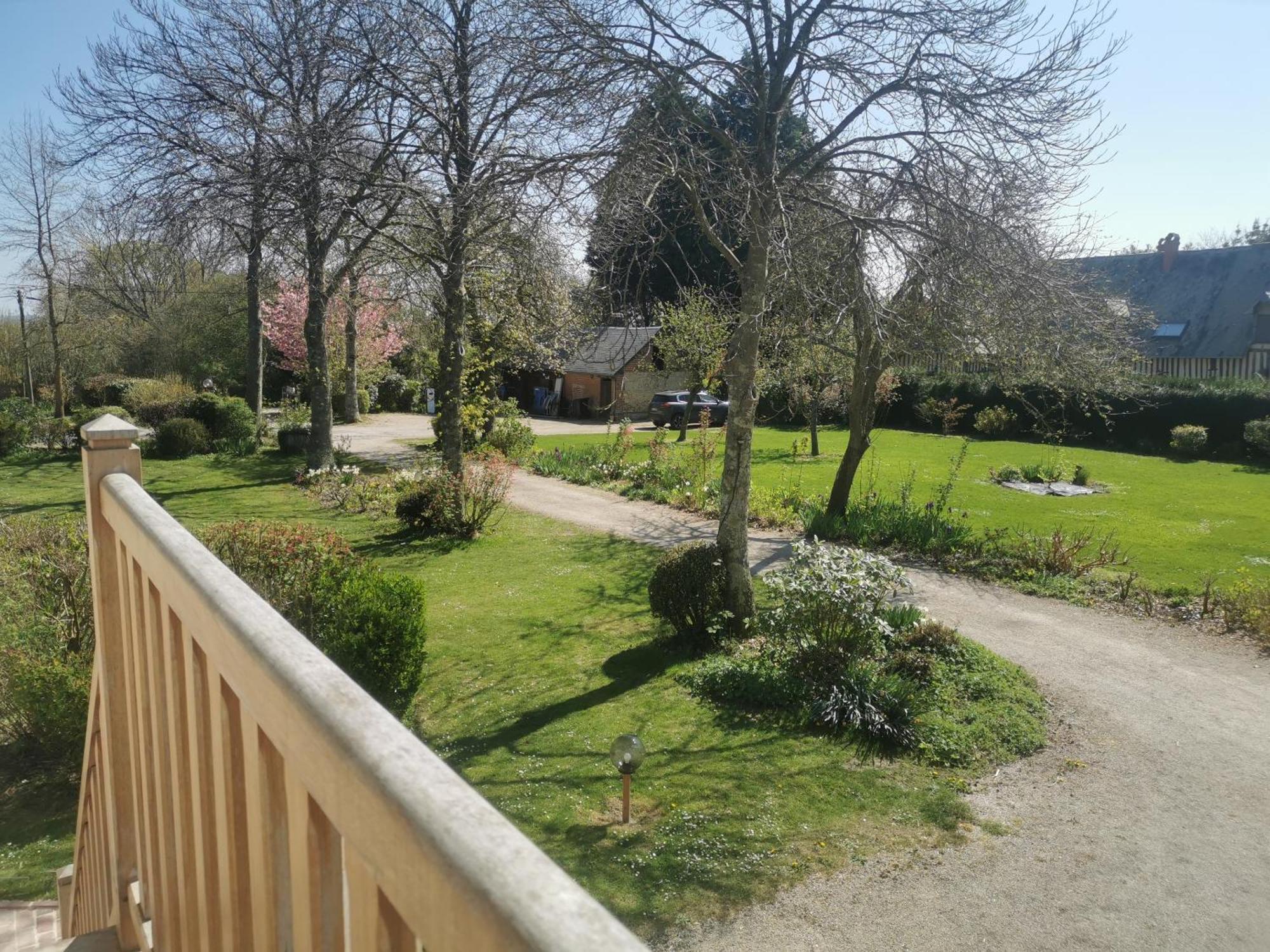 Hotel Les Marronniers Cambremer Exterior foto